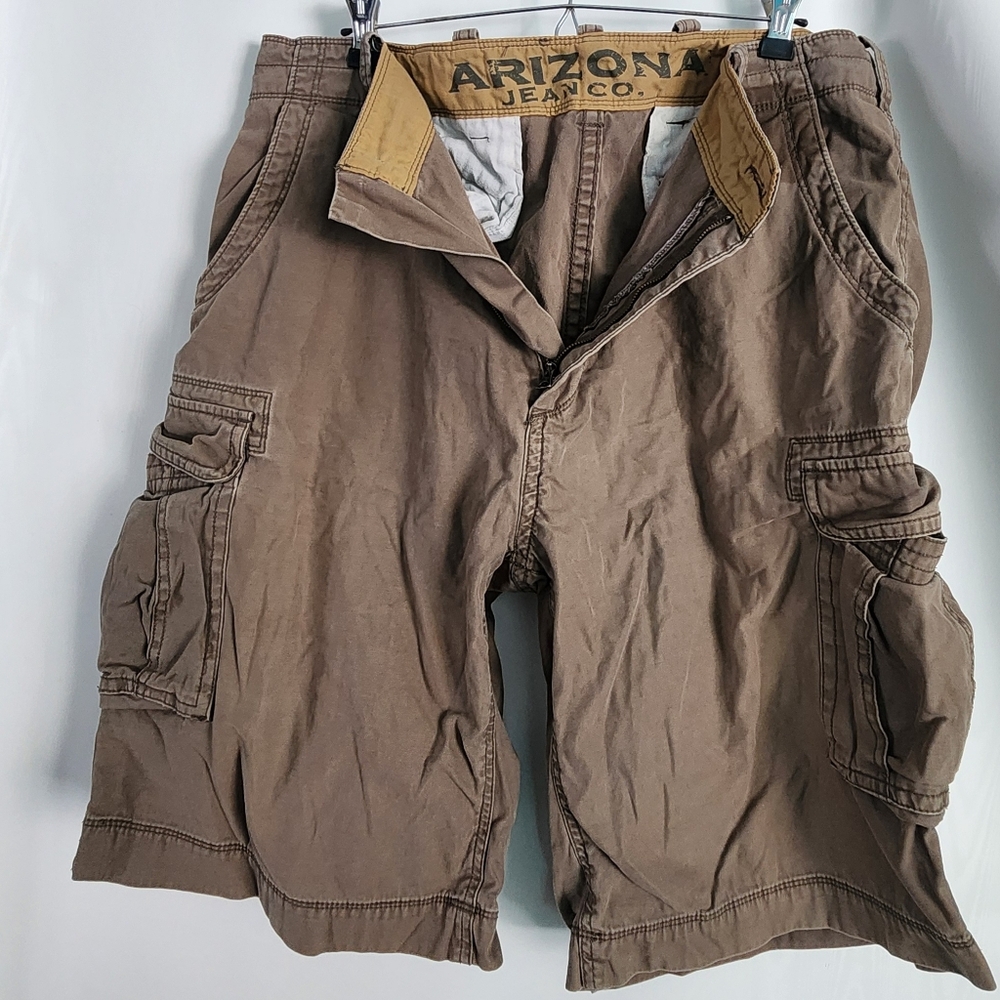 Arizona Men's Olive Khaki Cargo Shorts Size 38